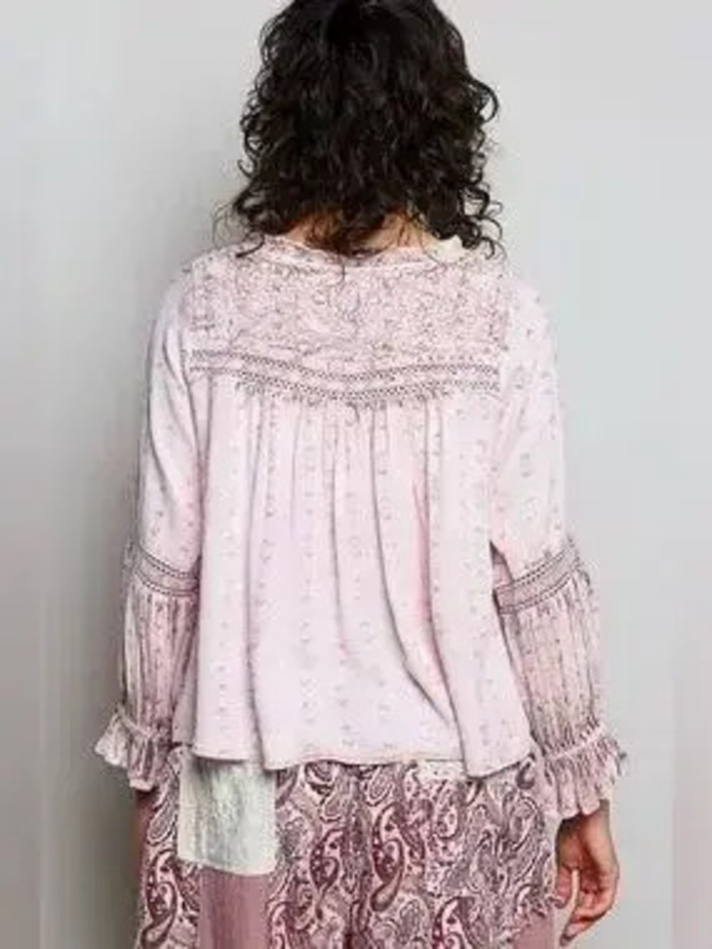 POL Mixed-Pattern Lace Detail Blouse - Picture 5 of 6